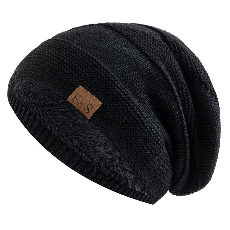 Men Fur-Lined Slouchy Beanie – Warm Knitted Hat with Label Detail