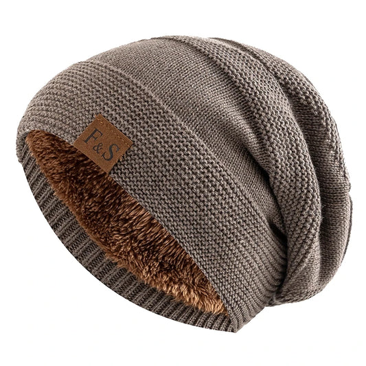 Men Fur-Lined Slouchy Beanie – Warm Knitted Hat with Label Detail